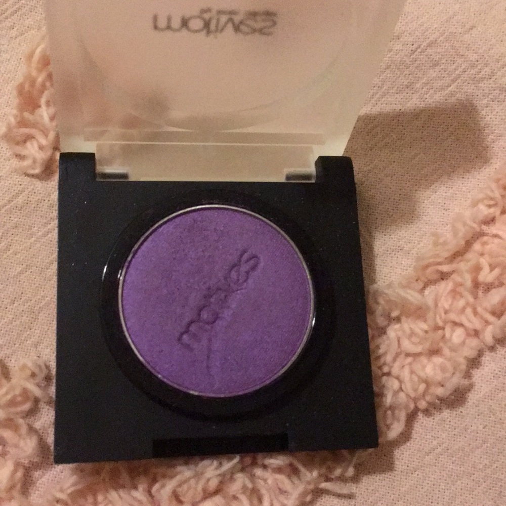 Motives Cosmetics - Picture 5 of 8